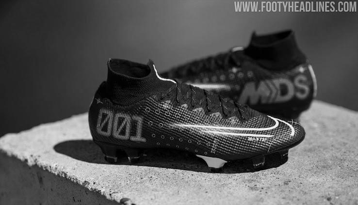 Nike MDS 002 Mercurial Football Shoe photo 2